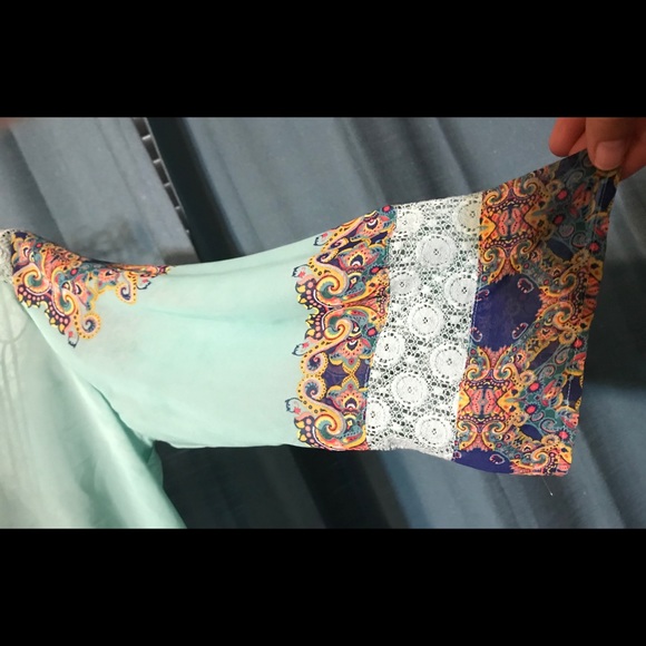 PRICE DROP Olive Hill Top size Med🌹🌹 - Picture 3 of 4